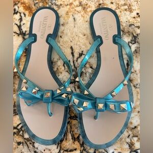 Valentino Garavani Metallic jelly blue/Teal Bow Stud Sandals